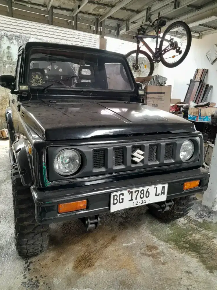 Mobil Jimny Antik