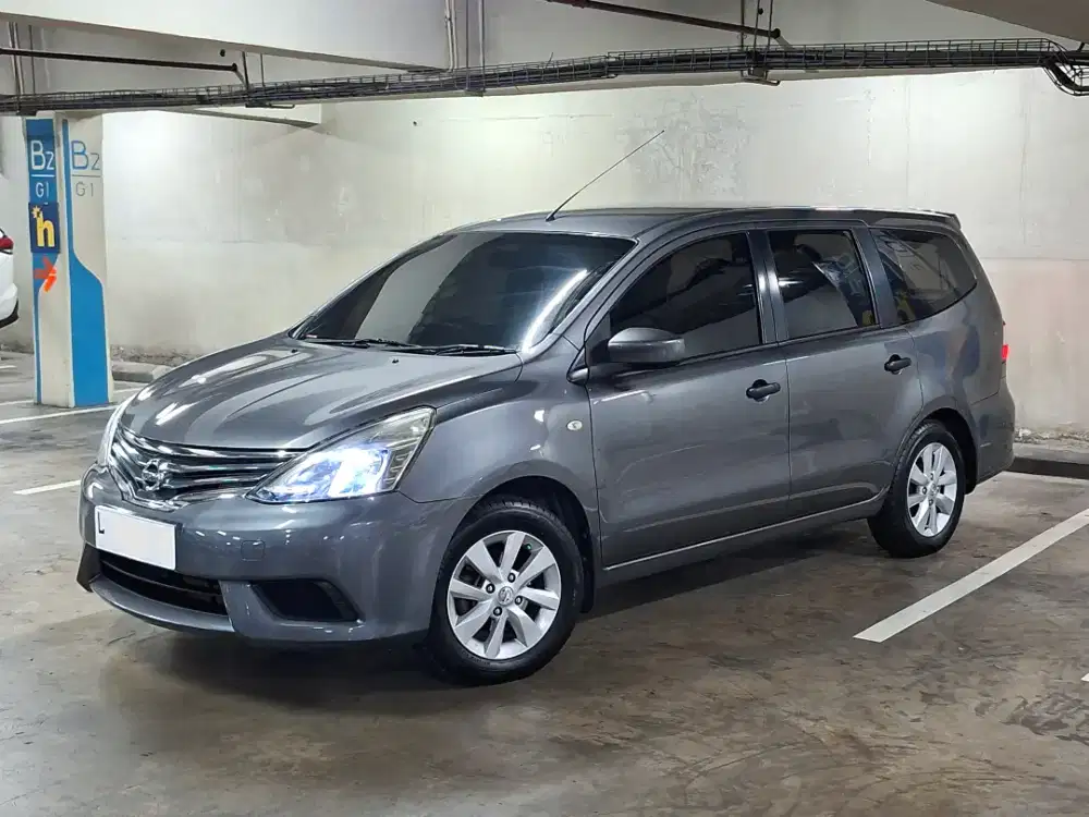 Nissan Grand Livina 2015 ISTIMEWA