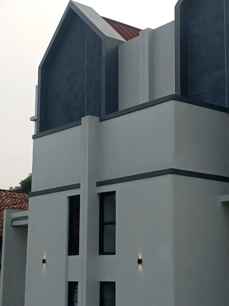 Rumah murah dua lantai tiga kamar tidur