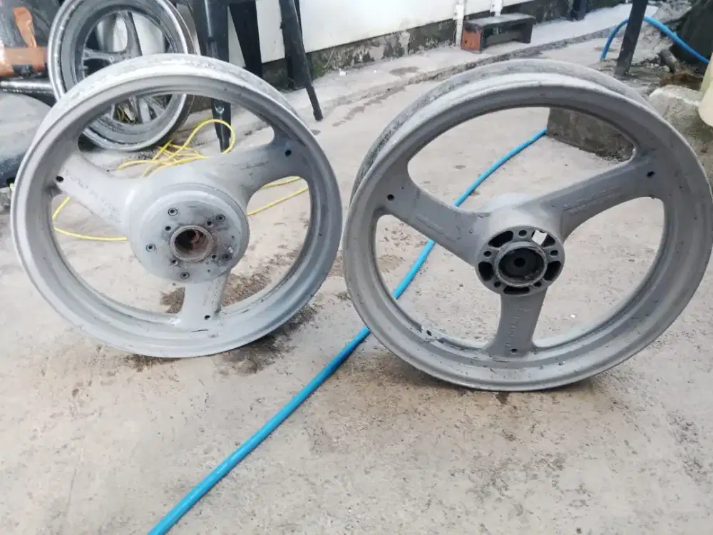 1 Set Velg Palang 3 Suzuki GSX 400