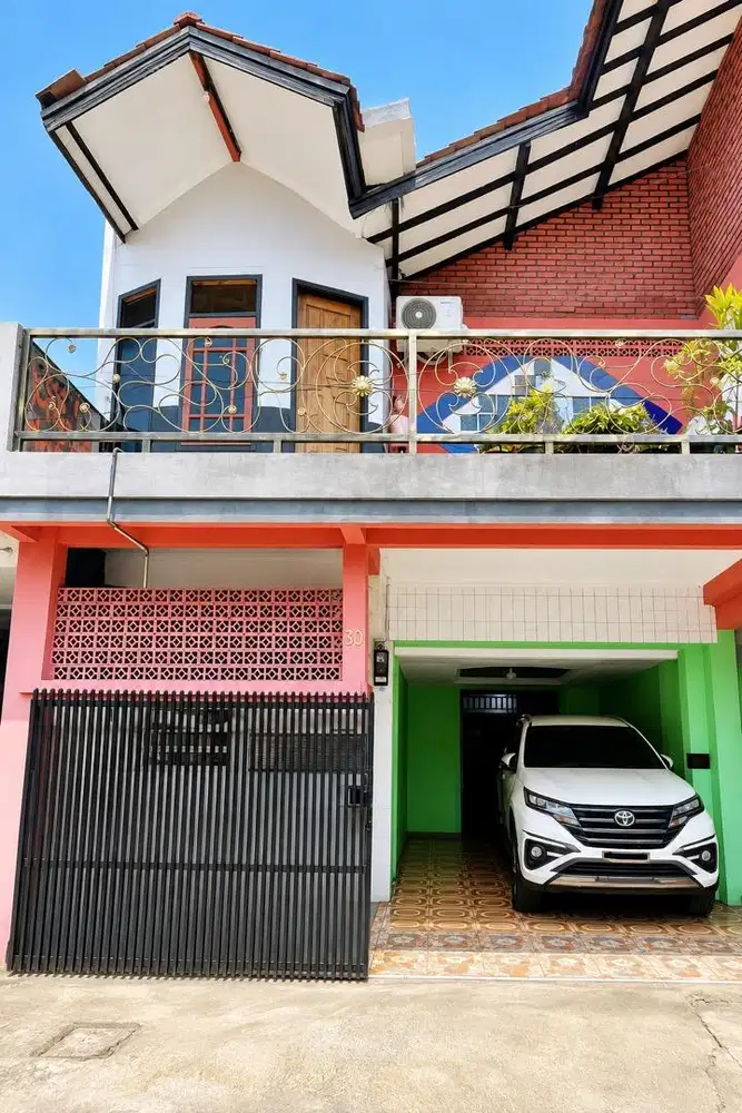 Dijual Cepat Rumah 3 Lantai 3 KM-3KT Harga Dibawah Pasaran