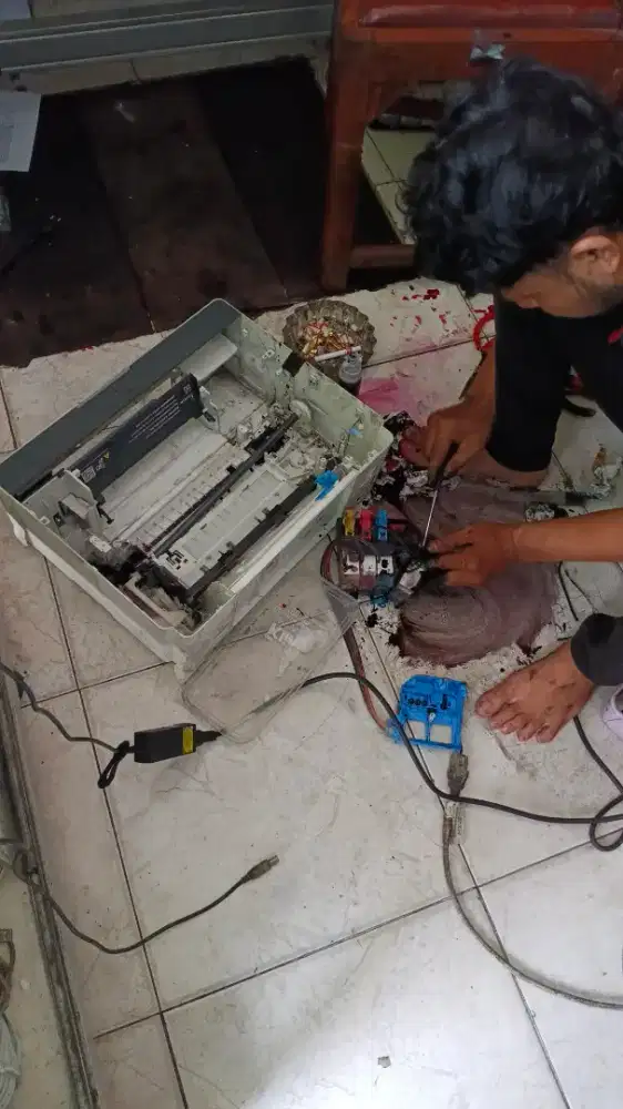 Teknisi printer dan komputer