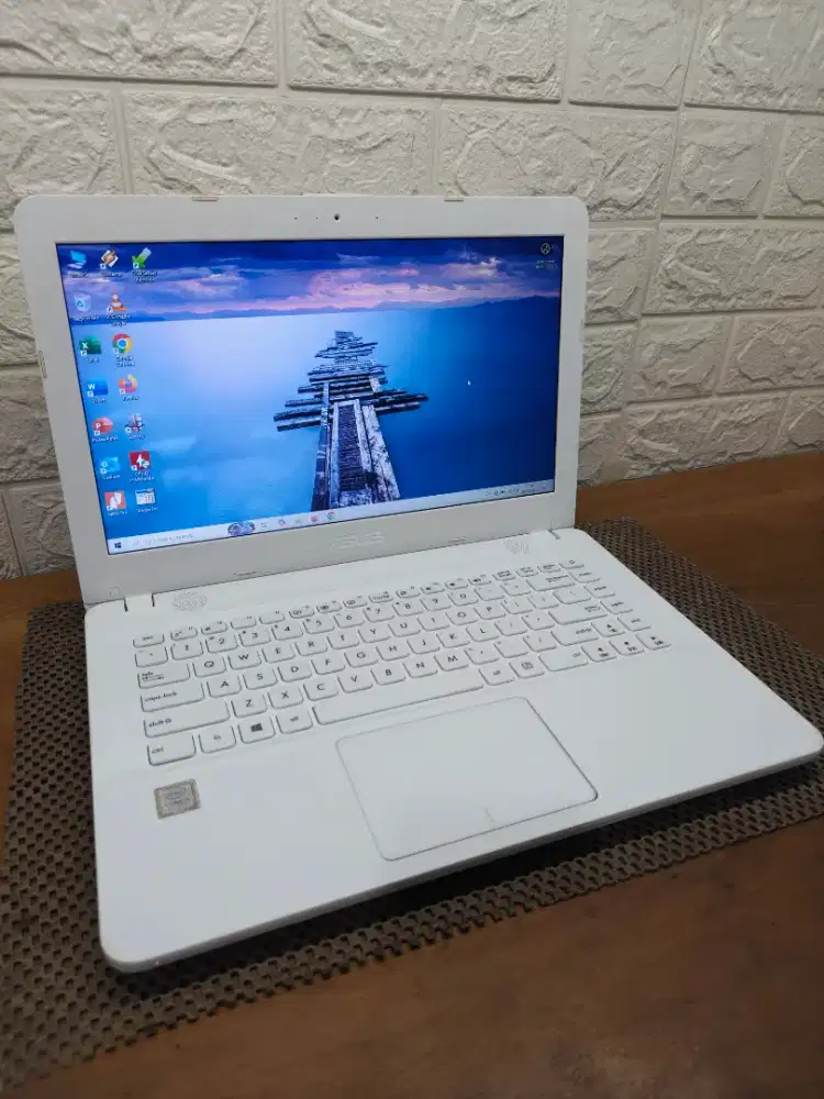 Asus X441U intel Core i3 Gen-7 (8/256gb) 14 inch MULUSS