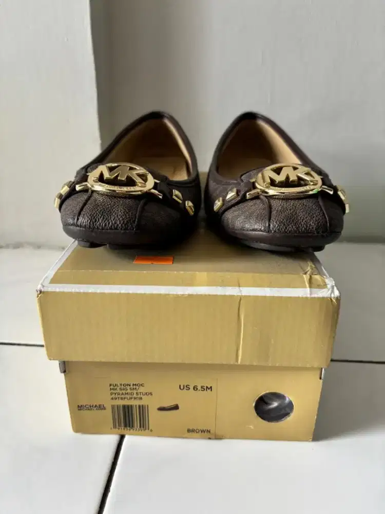 Sepatu michael kors fulton