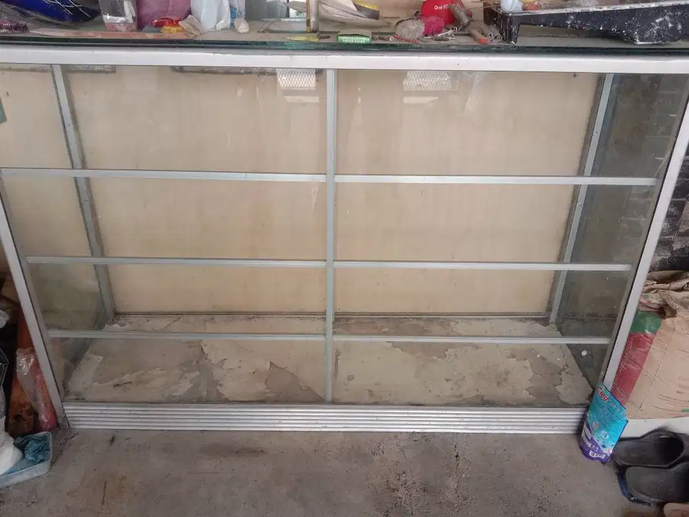Etalase buat jualan