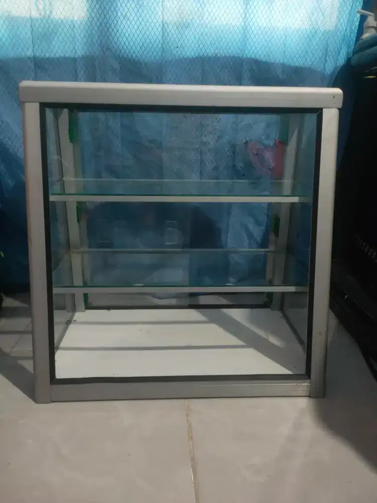 Dijual Etalase Kaca Bekas