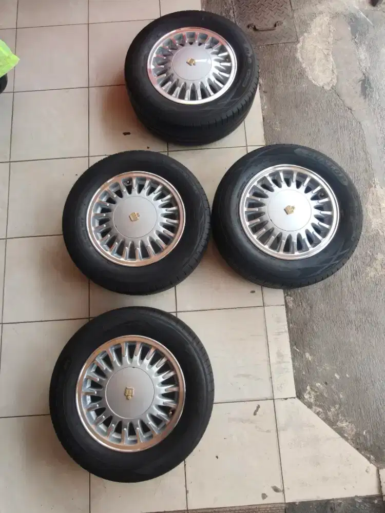 Velg Toyota Crown Original R15 + Ban Dunlop 205 65 R15