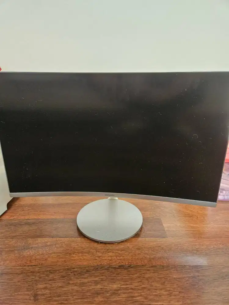 Monitor Samsung 24 curved rusak bergaris