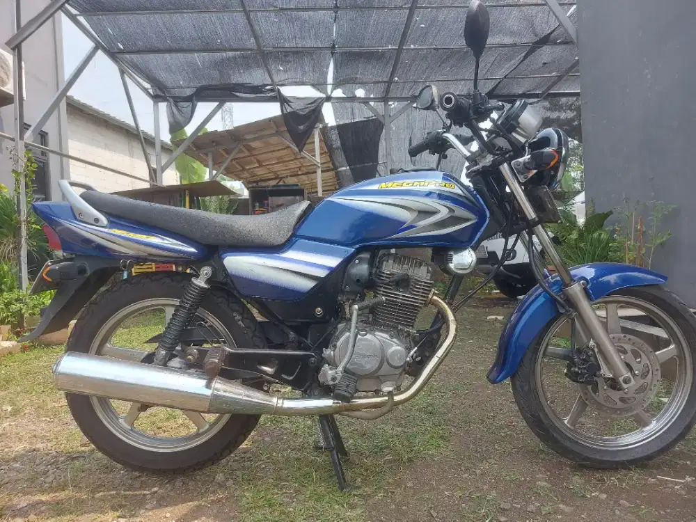 Mega pro 2005 biru