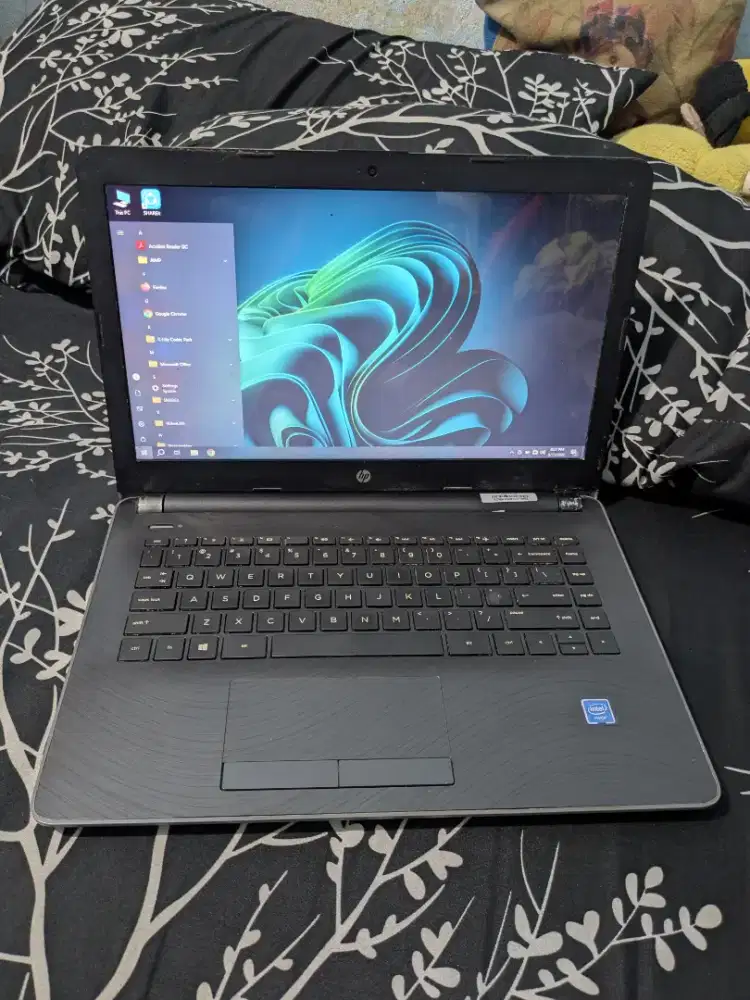 Laptop HP 14-BS711TU Ram 4 Normalan