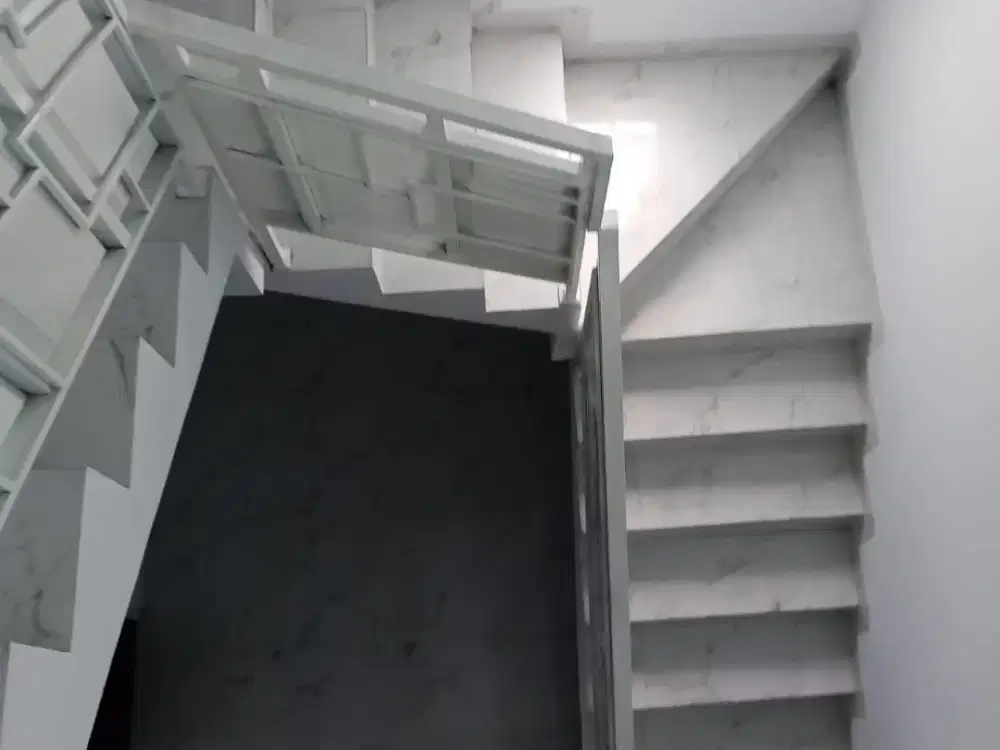 Dijual Rumah Bangunan  Baru siap Huni 2 tingkat full Ada 2 unit Di Harapan Indah 1 Bekasi