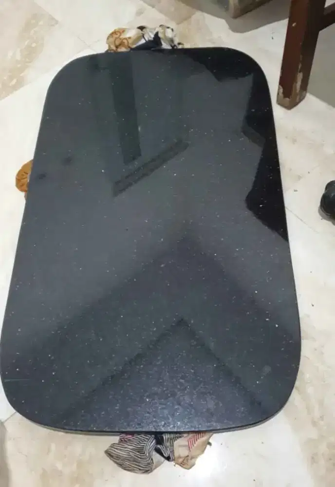 Meja ruang tamu marmer