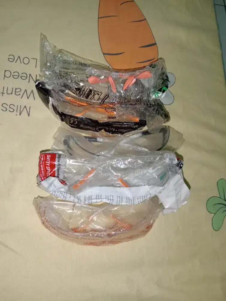 Kacamata safety (AMBIL SEMUA)