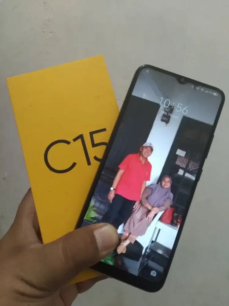 Realme C15 fullset 4/64 GB