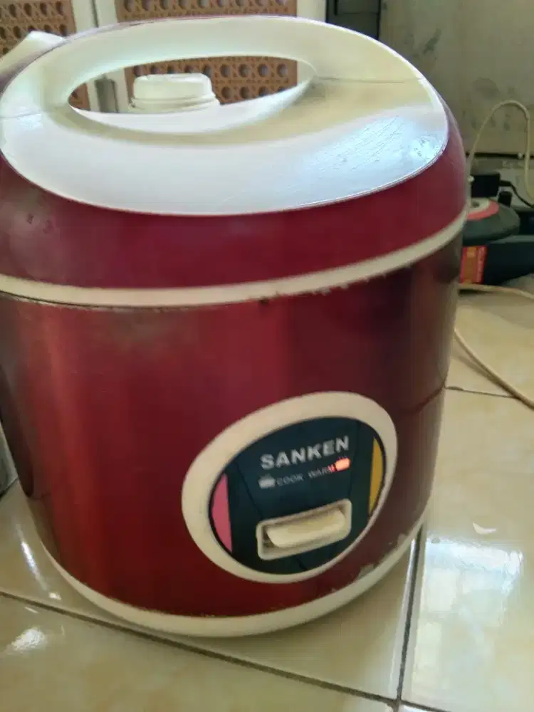 Di jual rice cooker merk Sanken kondisi normal