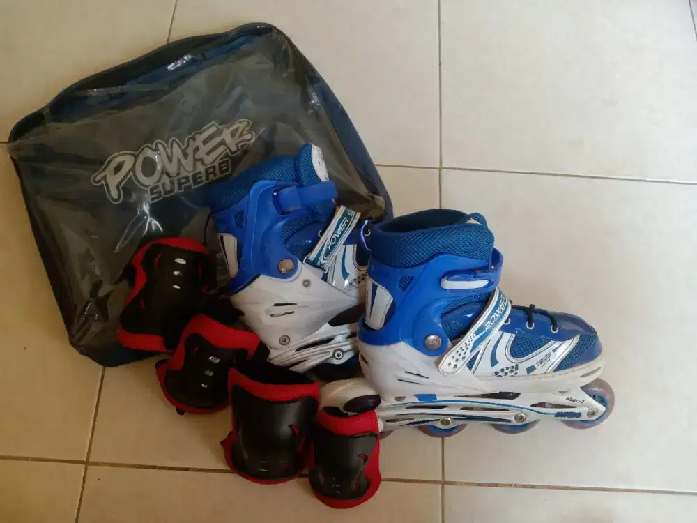 Dijual Satu Set Sepatu Roda Power Superb