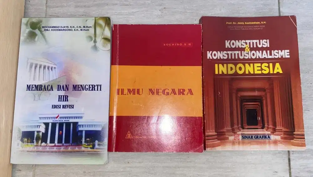 BUKU MAHASISWA HUKUM