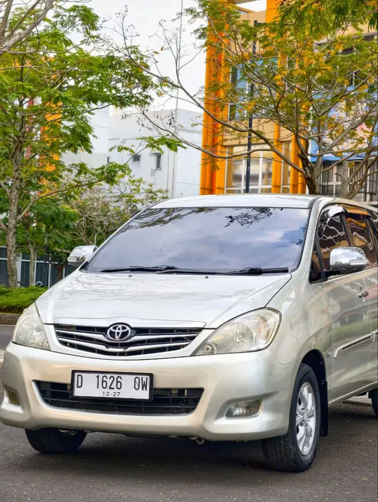Toyota kijang Innova G at 2011 Silver