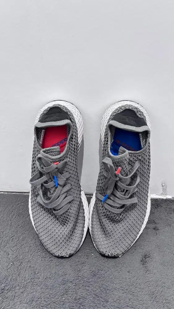 Sepatu Brand dari Adidas