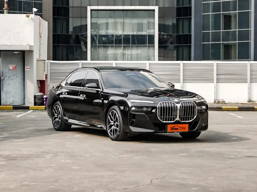 BMW 735i M Sport xDrive60 G70
Th 2023