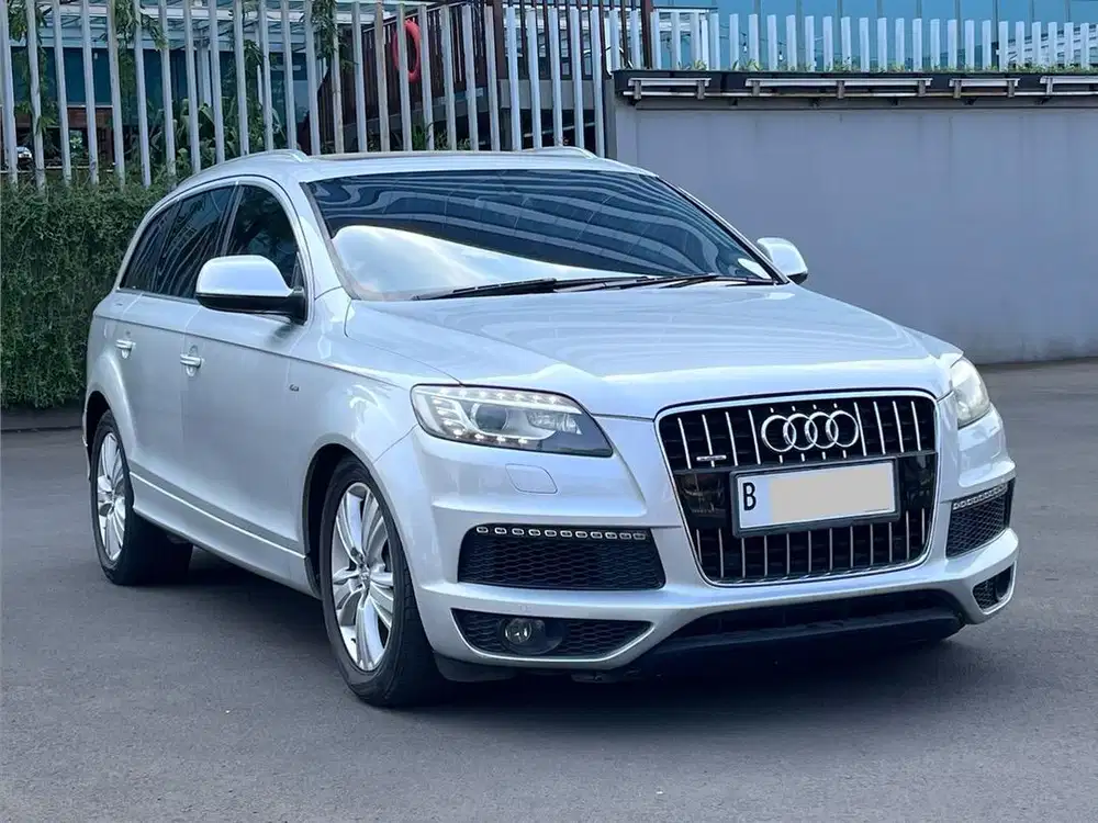 TERMURAH!! AUDI Q7 3.0 S-LINE AT SILVER 2012