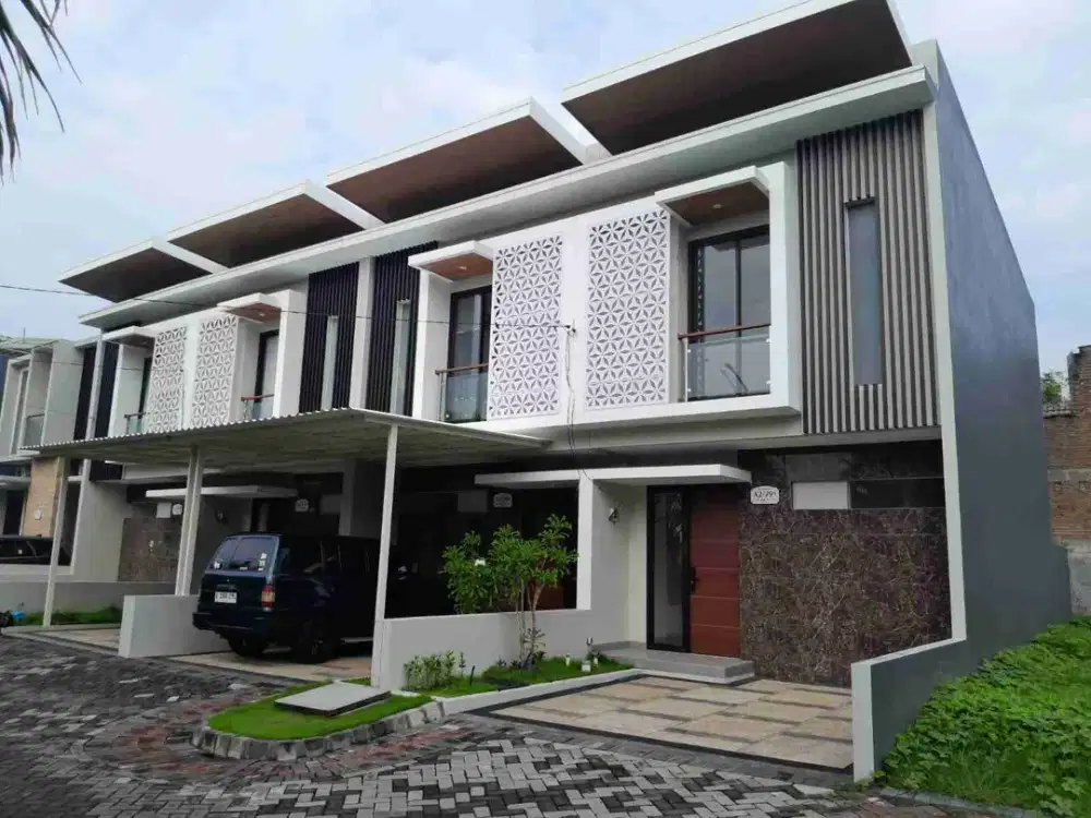 Rumah 2 lantai , 3 kamar tidur , menganti barat surabaya