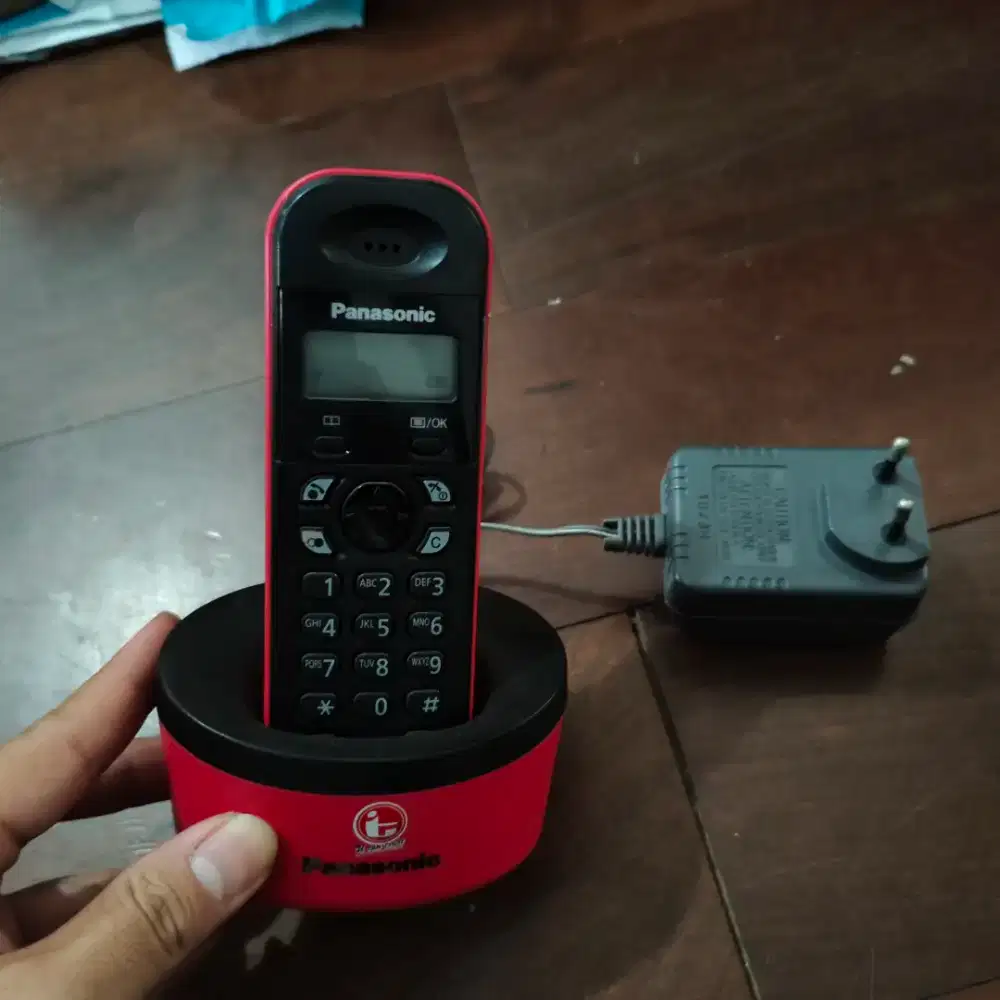 Telepon Wireless Panasonic KX-TG1311CX - Merah Hitam