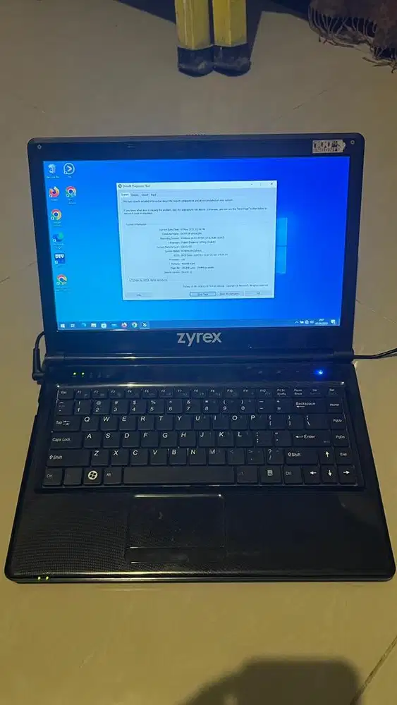 Laptop Zyrex W243HU