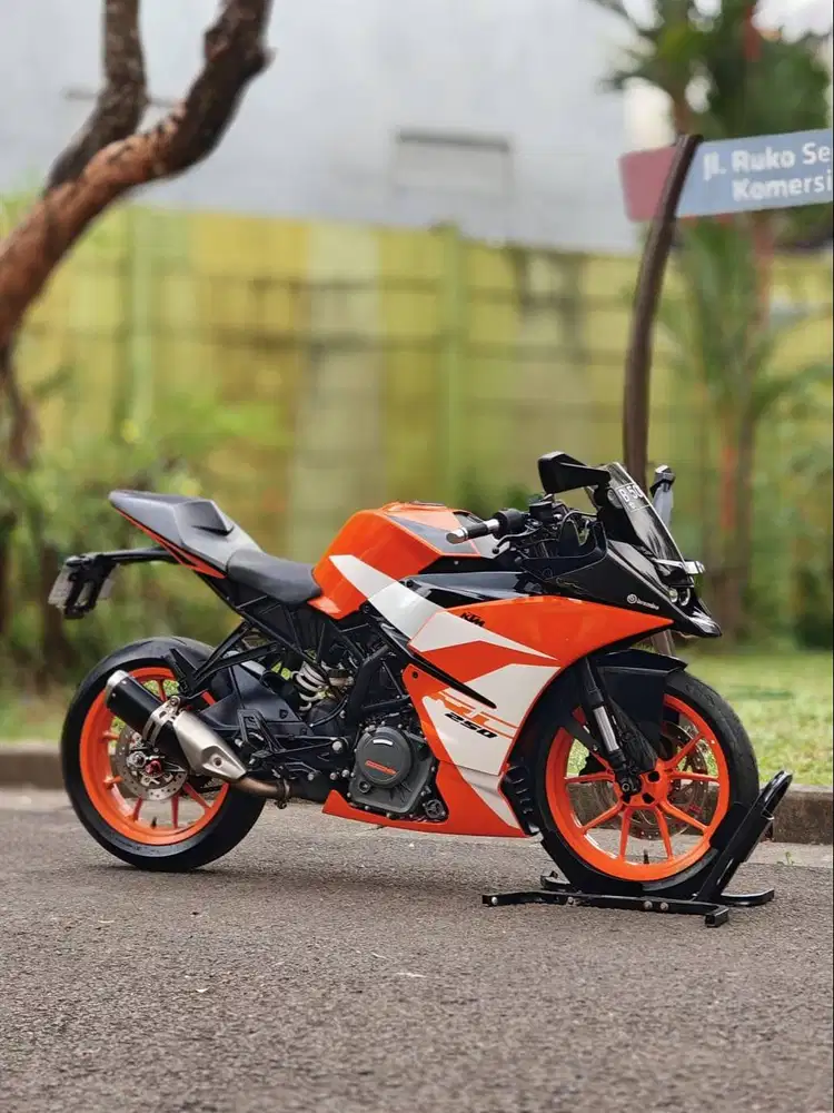 KTM RC 250 ABS ORANGE 2018 KM 15K PAJAK HIDUP SIAP NGEBUT
