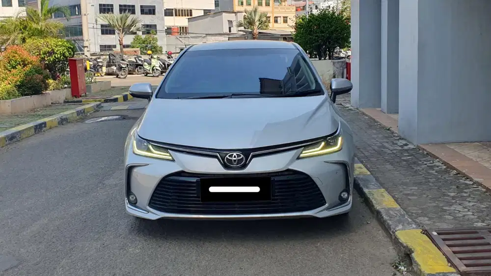 Km 55rb toyota corolla altis v matic 2021 silver