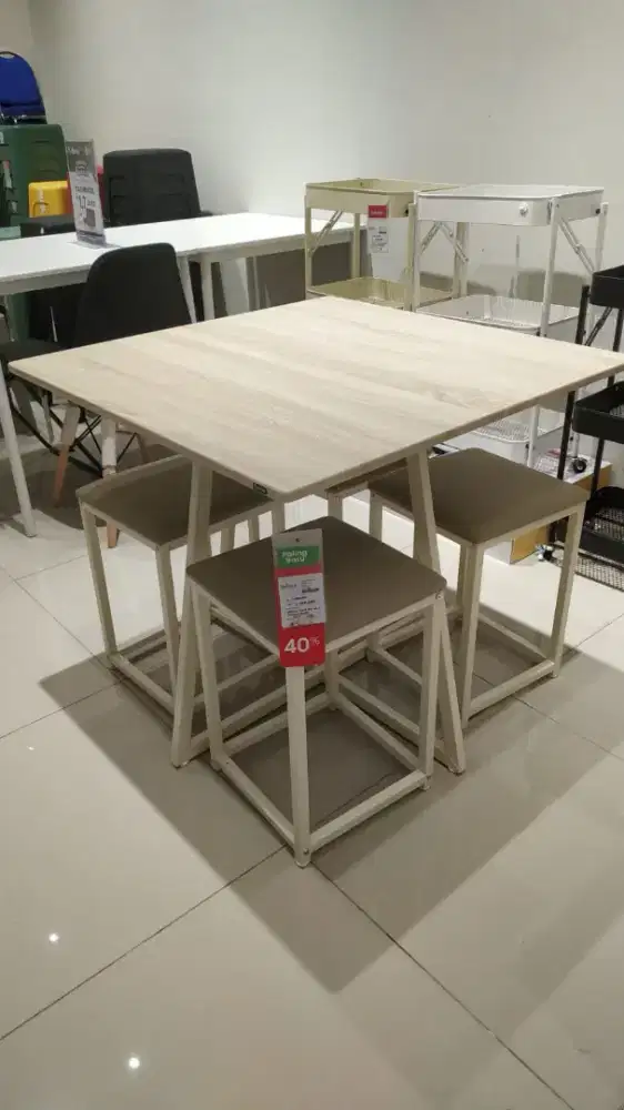 meja makan minimalis