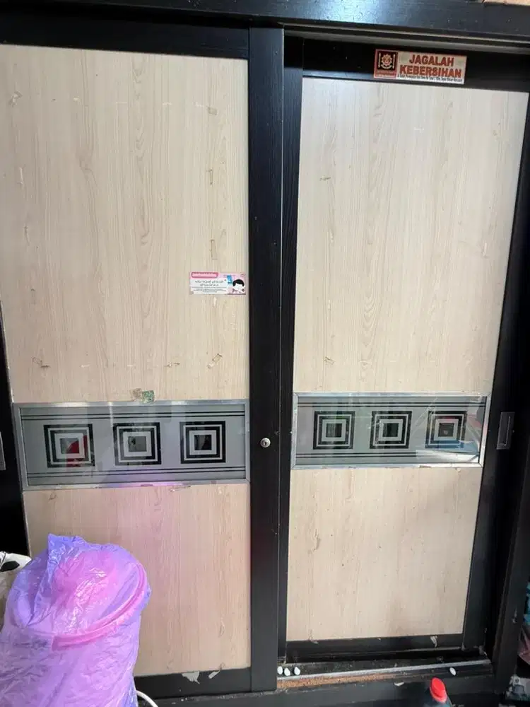 DIJUAL LEMARI 2 pintu