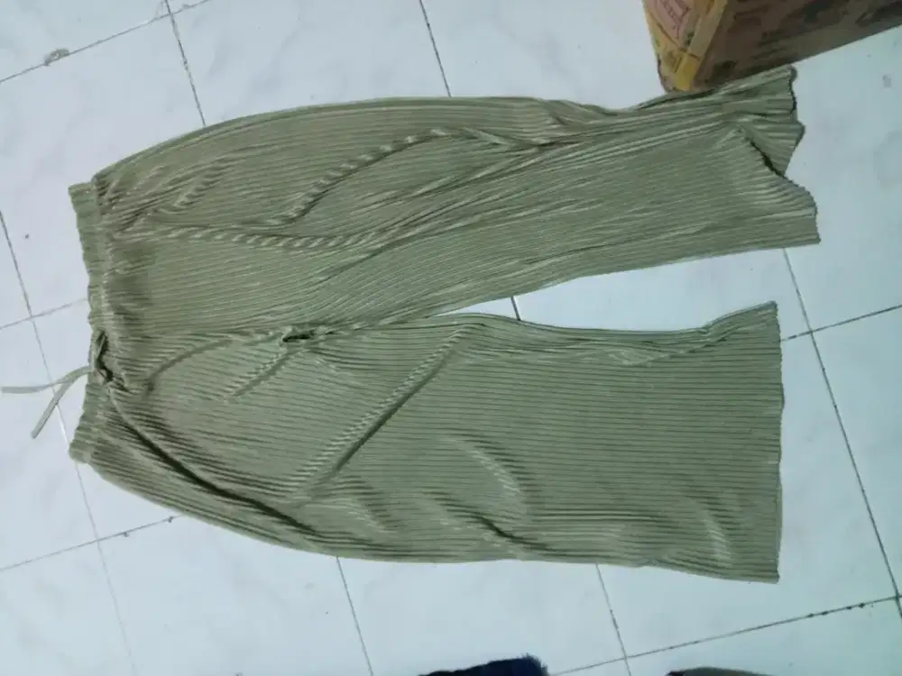 celana santai bahan bagus