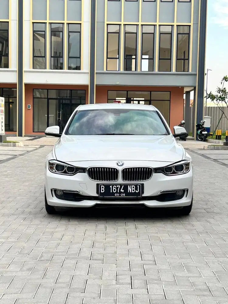 Obat ganteng ni Gan BMW 320i F30 Luxury AT 2014 Putih Metalik