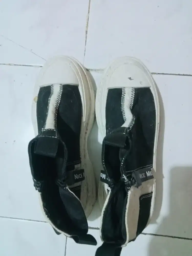 sepatu Pria untuk hang out atau serbaguna