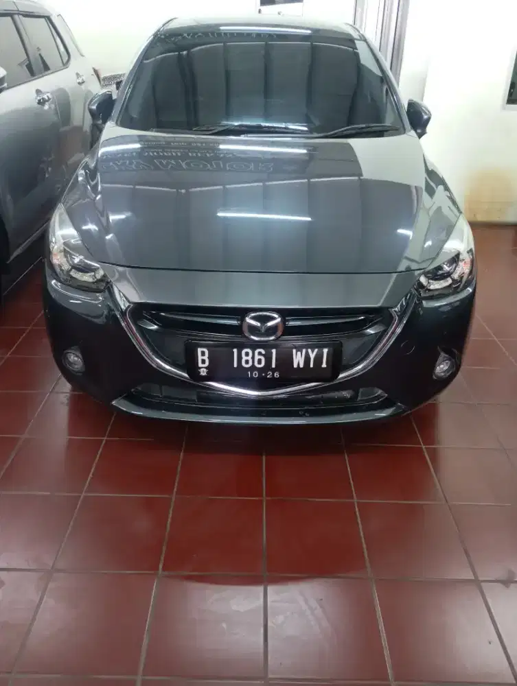 Mazda 2 HB 1.5 R AT Sky Activ 2016 Abu-abu