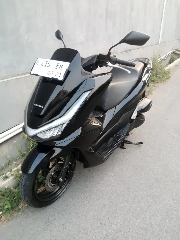 Honda PCX 160 2026 Hitam