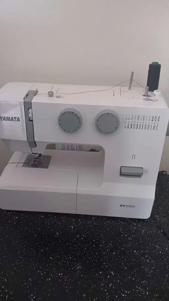 Mesin jahit yamata fy e300