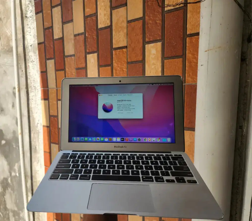 MacBook air 11 mid 2015 i5 4GB 128GB fungsi normal
