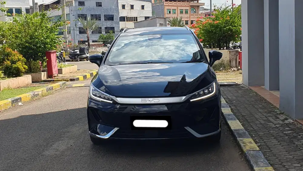 Km 22rb byd m6 superior 7 seater 2024 hitam