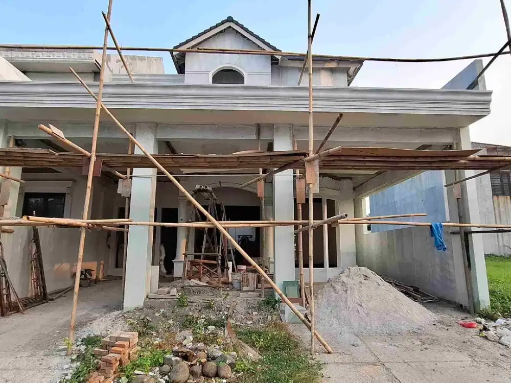 Rumah 2 Lantai Renovasi Total Sudah DAK Depan & Belakang di Cluster Tengah!
