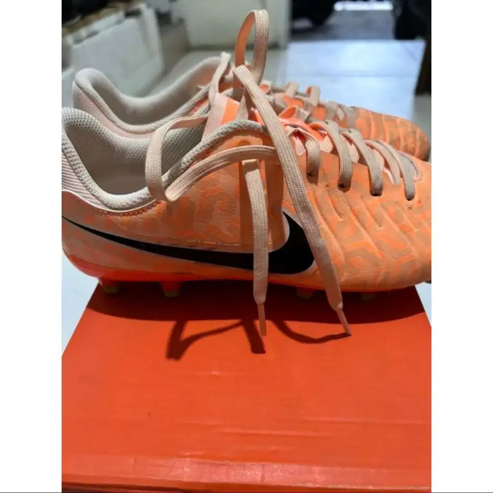 Sepatu Bola Nike