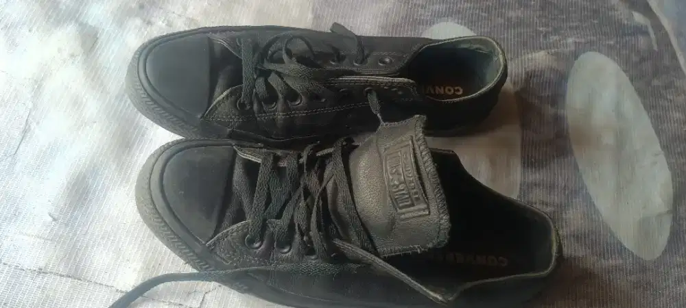 Sepatu kulit converse original