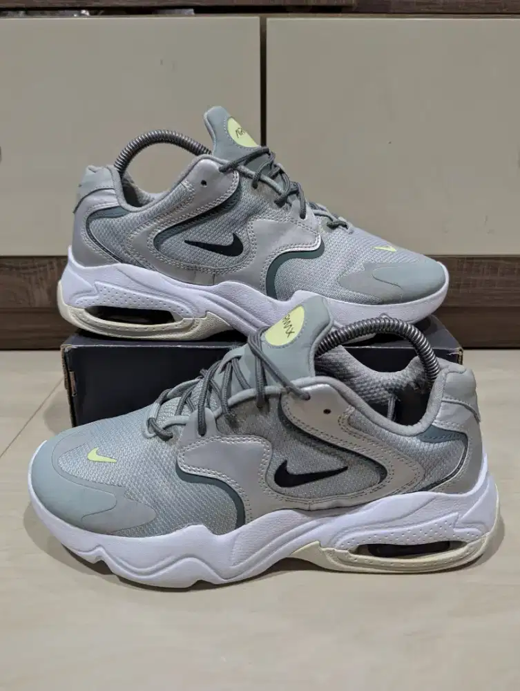 Sepatu Nike airmax preloved size 42