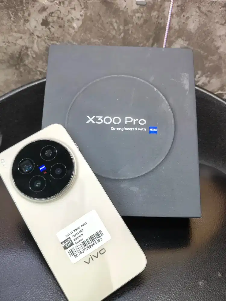 Vivo X300 pro 16/512 like new