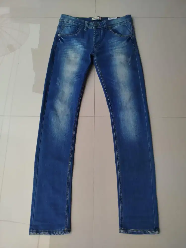 CELANA DIESEL INDUSTRY JEANS