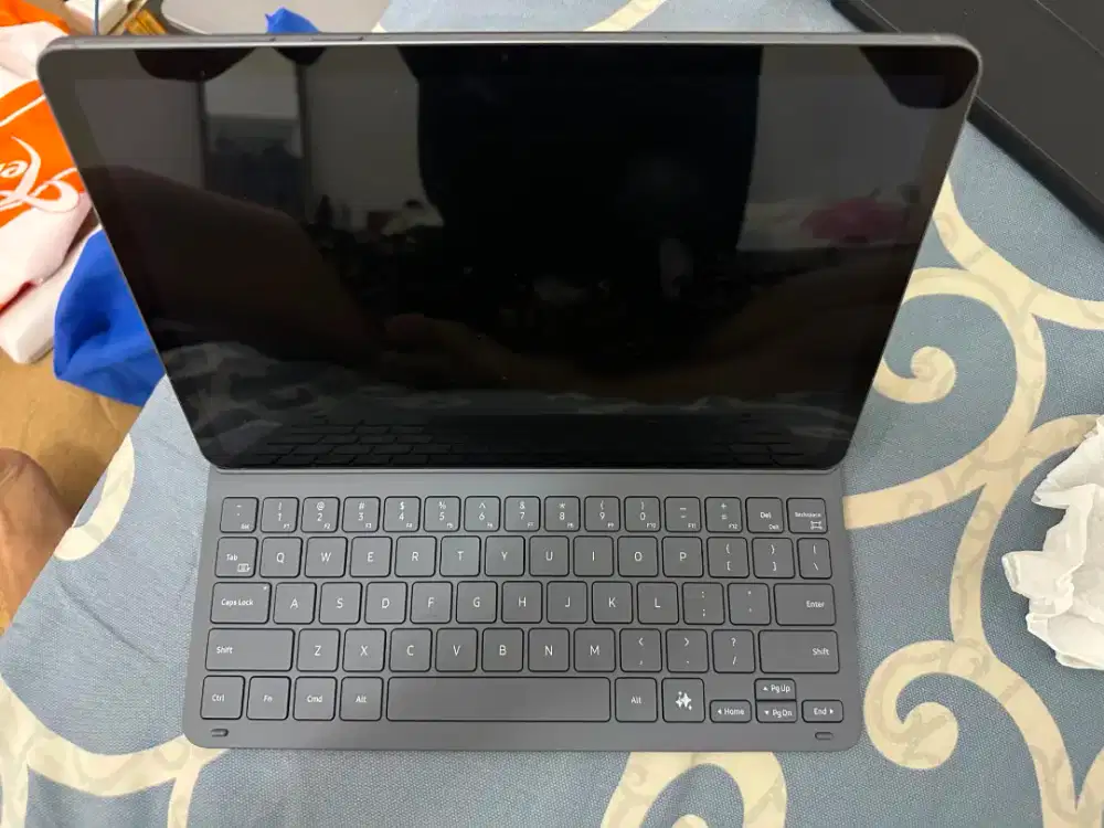 Samsung Galaxy Tab S11 Wifi 256GB Like New + Book Cover Keyboard Asli