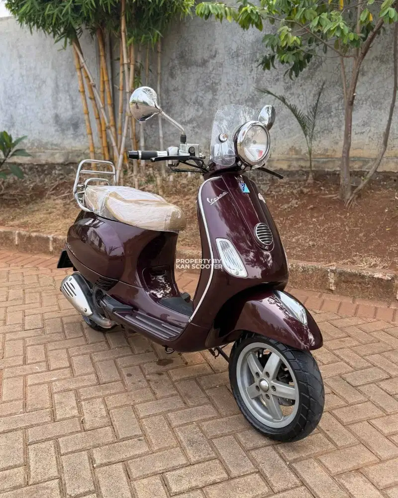 JUAL MURAH VESPA LXV 150 3V 2013 MULUS