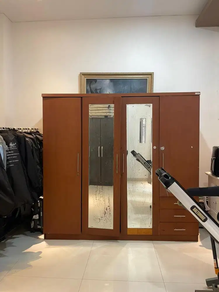 Di jual lemari bekas