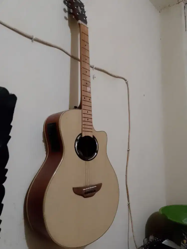 Gitar akustik equalizer Yamaha